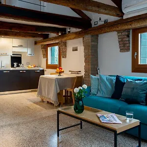 Hideaway Biennale , Venedig Italien